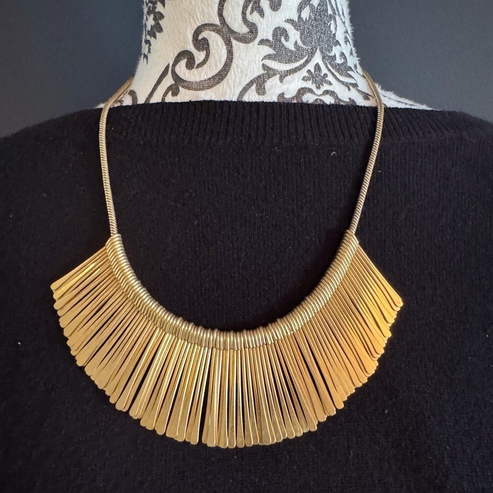 Stella & Dot Elegant Gold Necklace